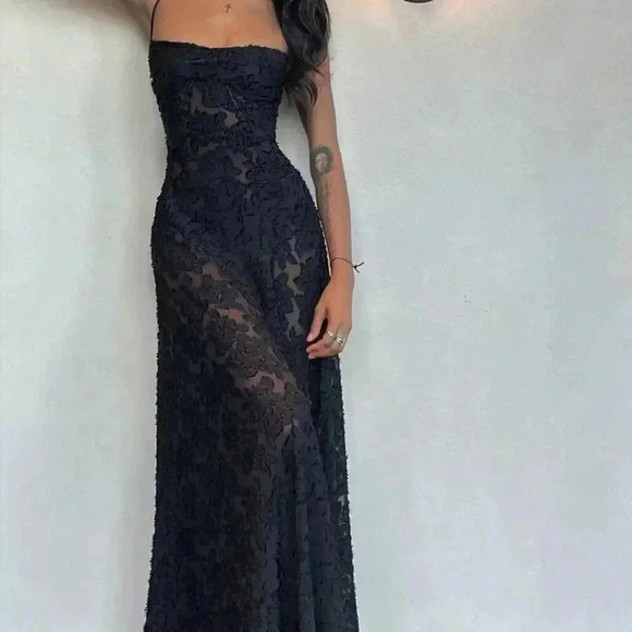 Black Women's Sleeveless Backless Elegant Party Dress With Spaghetti Straps - Picture 5 of 5